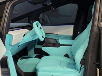 TESLA CYBERTRUCK - 10