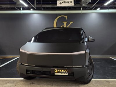 TESLA CYBERTRUCK - 2