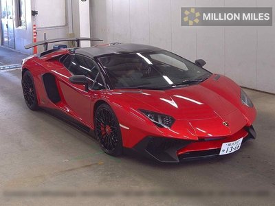 LAMBORGHINI AVENTADOR - 1