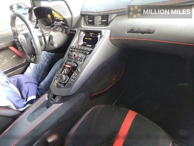LAMBORGHINI AVENTADOR - 3