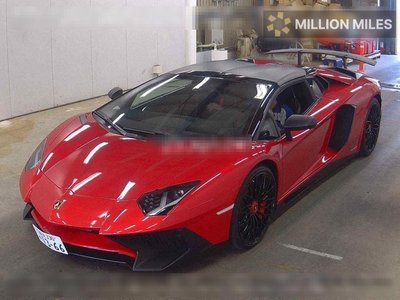 LAMBORGHINI AVENTADOR - 4