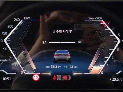2025 BMW 3 SERIES 照片 8