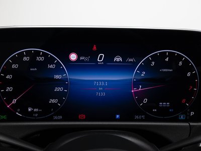 MERCEDES-BENZ E-CLASS - 8