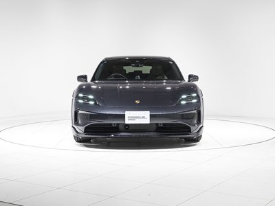 2025 Porsche TAYCAN photo 3