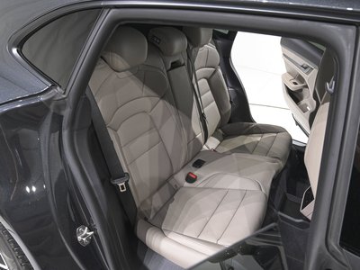 2025 Porsche TAYCAN thumbnail 33