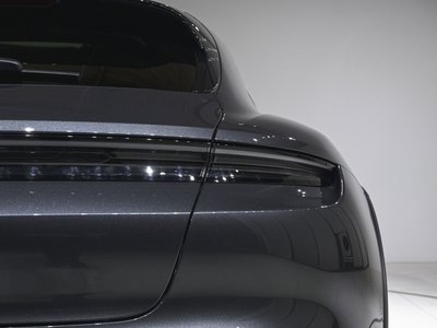 2025 Porsche TAYCAN thumbnail 14