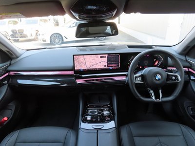 صورة مصغرة 26 لـ 2025 BMW 5 SERIES