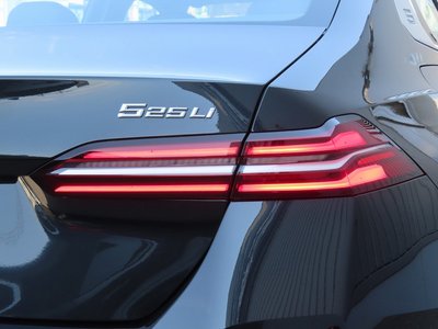 صورة مصغرة 14 لـ 2025 BMW 5 SERIES
