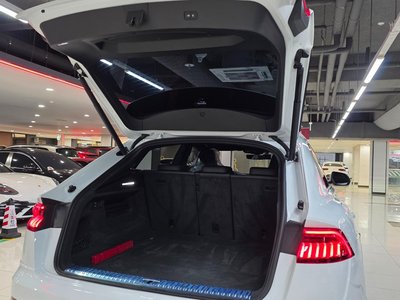 2020 AUDI Q8 photo 9