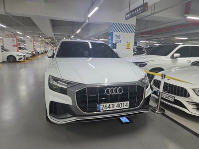 2020 AUDI Q8 — фото 1