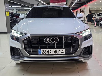 2020 AUDI Q8 photo 5