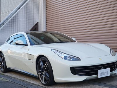 FERRARI GTC4 LUSSO