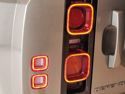 2023 LAND Rover DEFENDER thumbnail 34