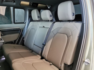 2023 LAND Rover DEFENDER thumbnail 24