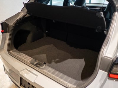 صورة 8 لـ 2024 Lexus LBX