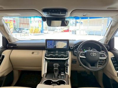 TOYOTA LAND CRUISER 300 - 3