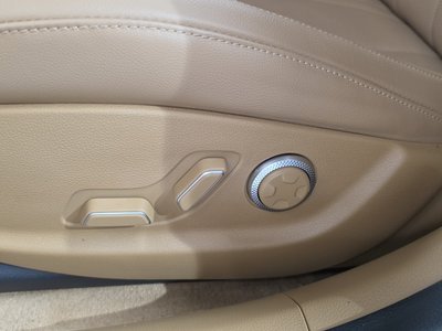 2025 Genesis G80 (RG3) thumbnail 31