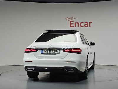 MERCEDES-BENZ E-CLASS - 4