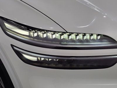 صورة 9 لـ 2024 Genesis GV70