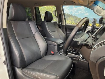 TOYOTA LAND CRUISER PRADO - 10