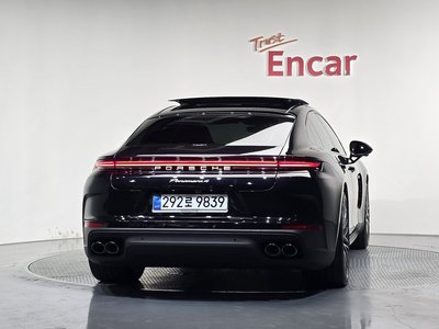PORSCHE PANAMERA - 4