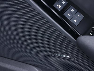 2025 LAND Rover RANGE ROVER VELAR — миниатюра 21