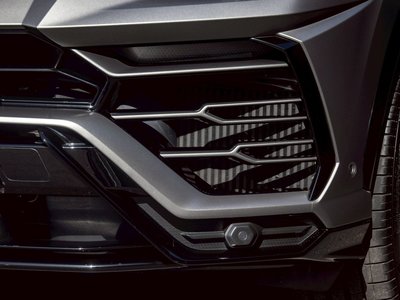 LAMBORGHINI URUS - 4