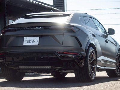 LAMBORGHINI URUS - 8