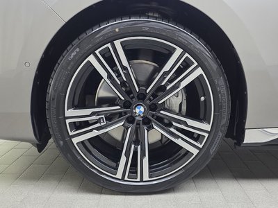 BMW I7 - 6