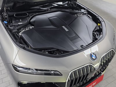 BMW I7 - 7