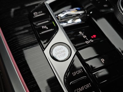2025 BMW X5 thumbnail 35