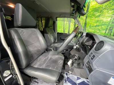 TOYOTA LAND CRUISER 70 - 8