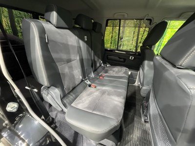 TOYOTA LAND CRUISER 70 - 9