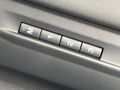 2025 LAND Rover RANGE ROVER EVOQUE — миниатюра 34