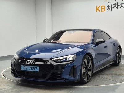 صورة 1 لـ 2022 AUDI E-TRON GT