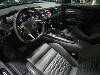 صورة 10 لـ 2022 AUDI E-TRON GT