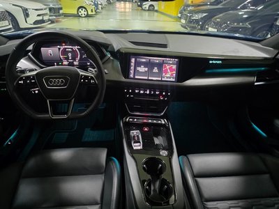صورة 5 لـ 2022 AUDI E-TRON GT