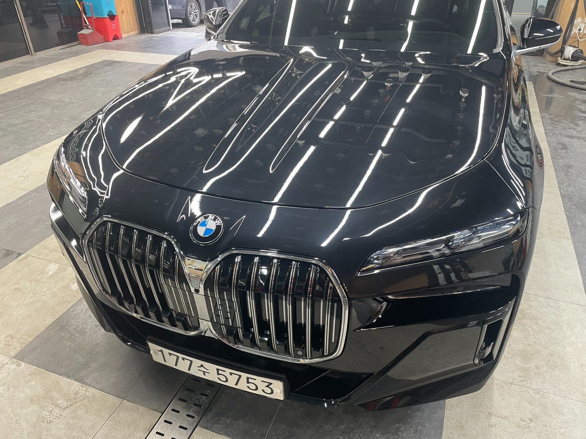 BMW 7 SERIES - View 1