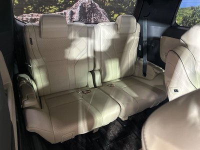 2025 Toyota ALPHARD — фото 10