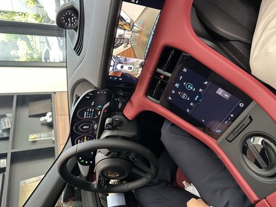 2024 Porsche TAYCAN photo 6