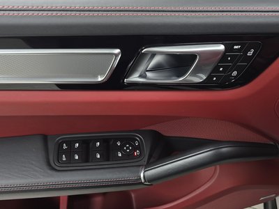 2022 Porsche CAYENNE 缩略图 25