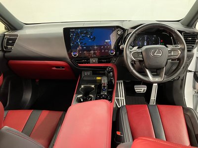 صورة 8 لـ 2023 Lexus NX