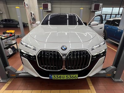 BMW 7 SERIES - 1