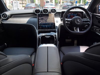 2025 Mercedes-BENZ GLC thumbnail 19