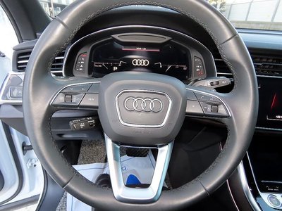 AUDI Q7 - 8