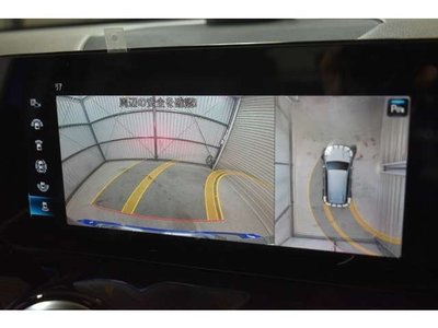 MERCEDES-BENZ GLB - 10