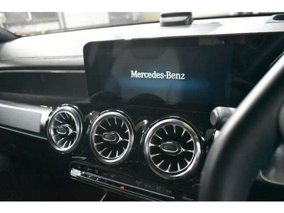 MERCEDES-BENZ GLB - 9