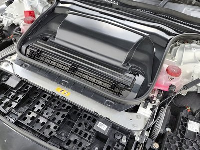 MERCEDES-BENZ EQE - 7