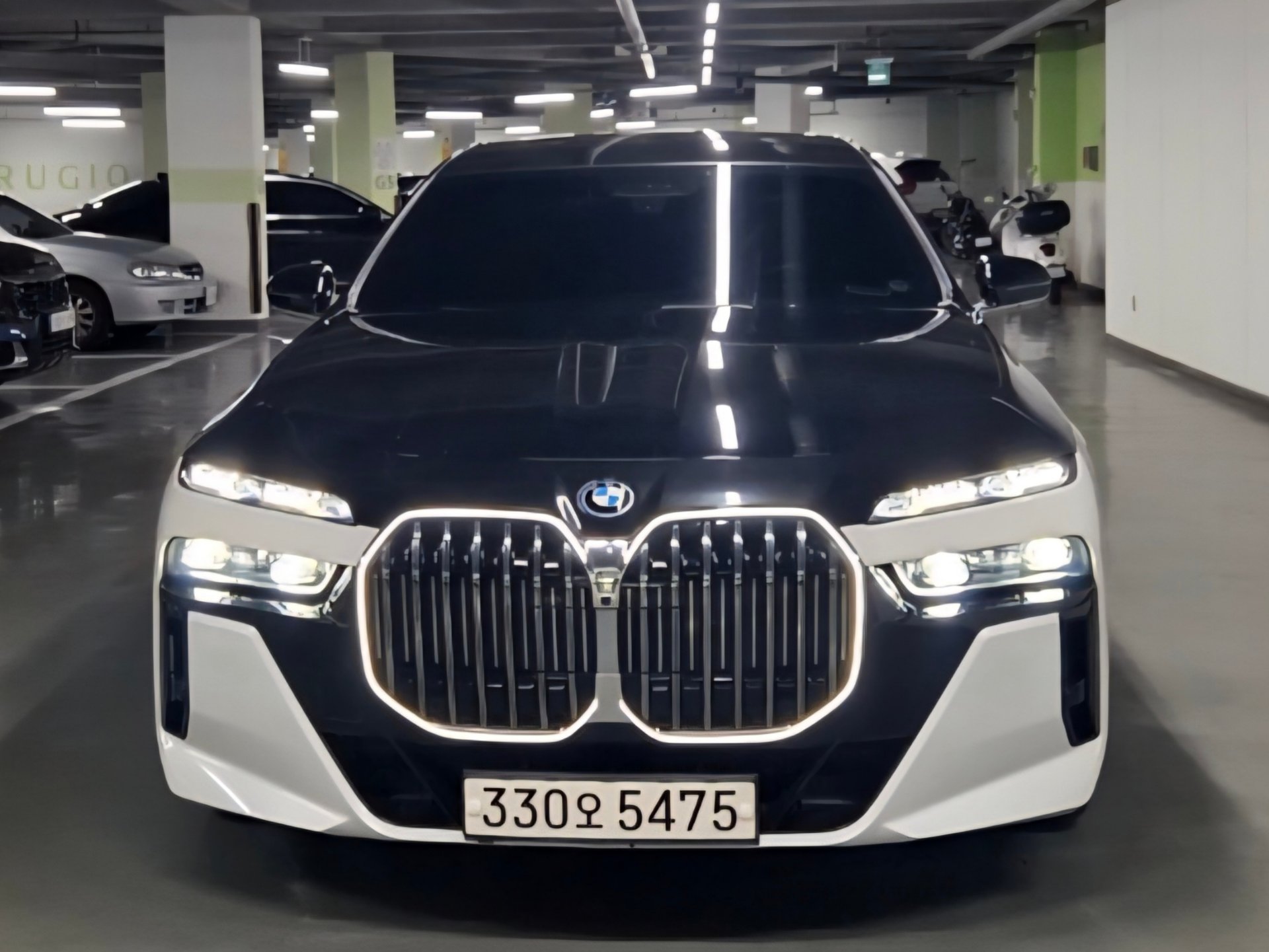 BMW 7 SERIES - View 1