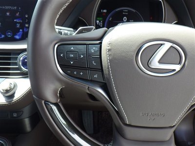 2018 Lexus LS — миниатюра 17